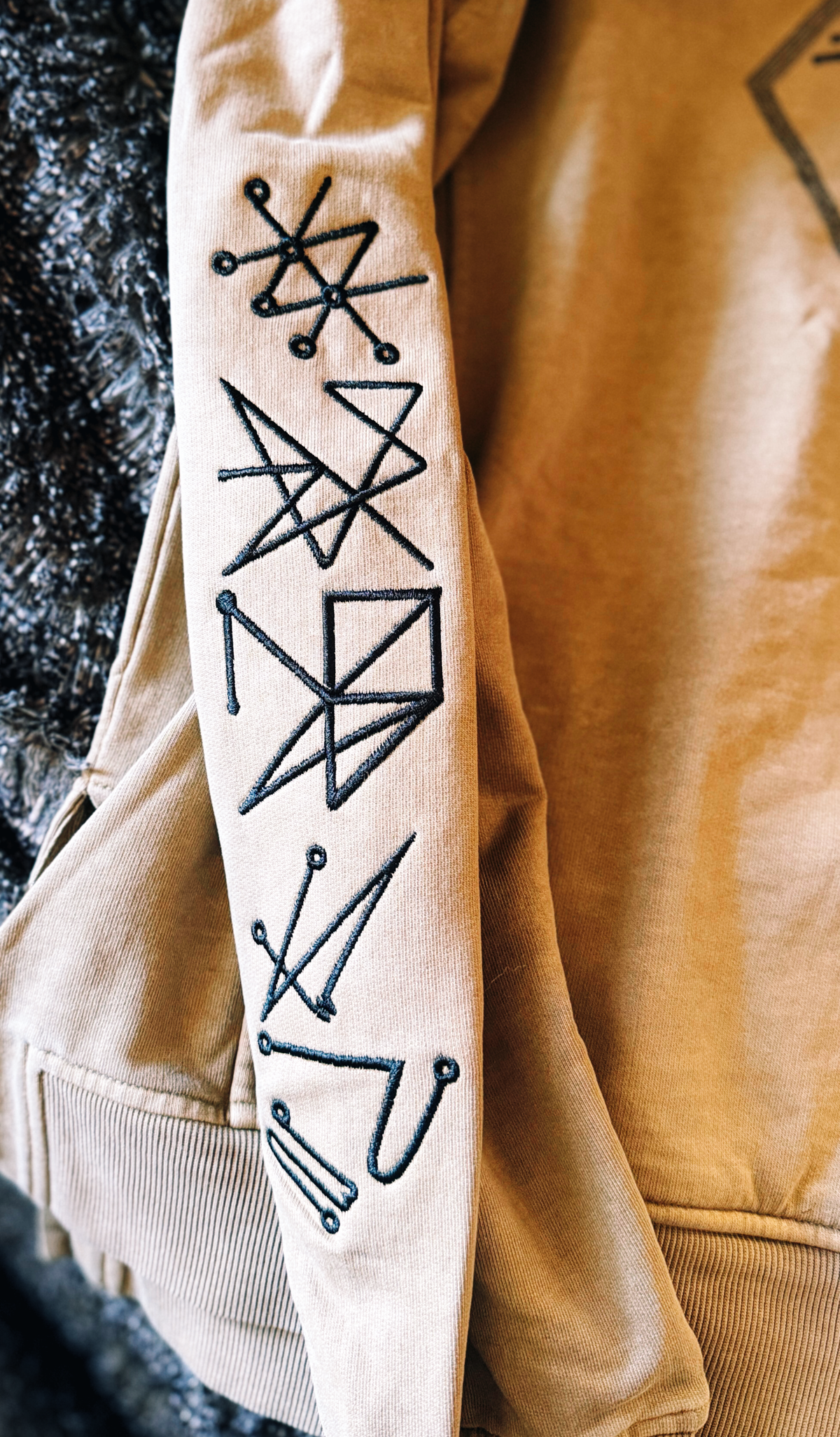 Saturn Stars Embroidered Hoodie - Unisex Vintage Wash Pullover
